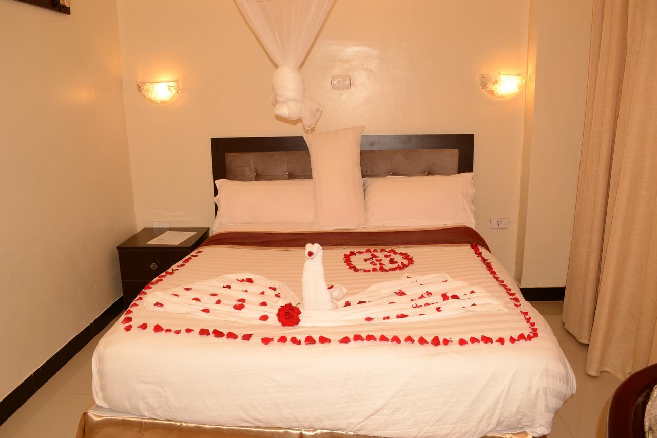 Lakemark Hotel And Tour Service Бахр-Дар Экстерьер фото