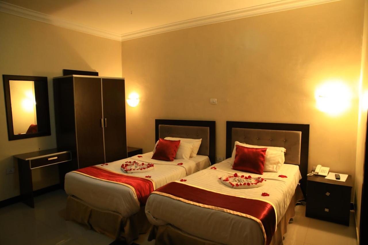 Lakemark Hotel And Tour Service Бахр-Дар Экстерьер фото
