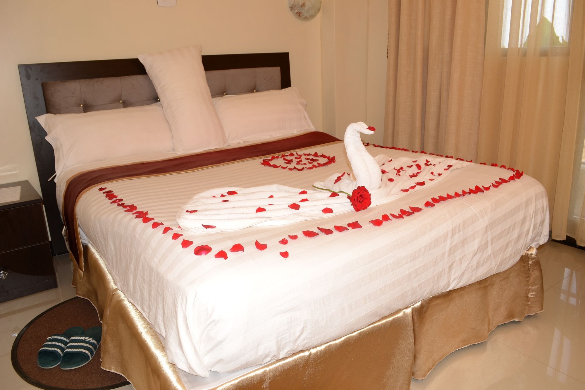 Lakemark Hotel And Tour Service Бахр-Дар Экстерьер фото